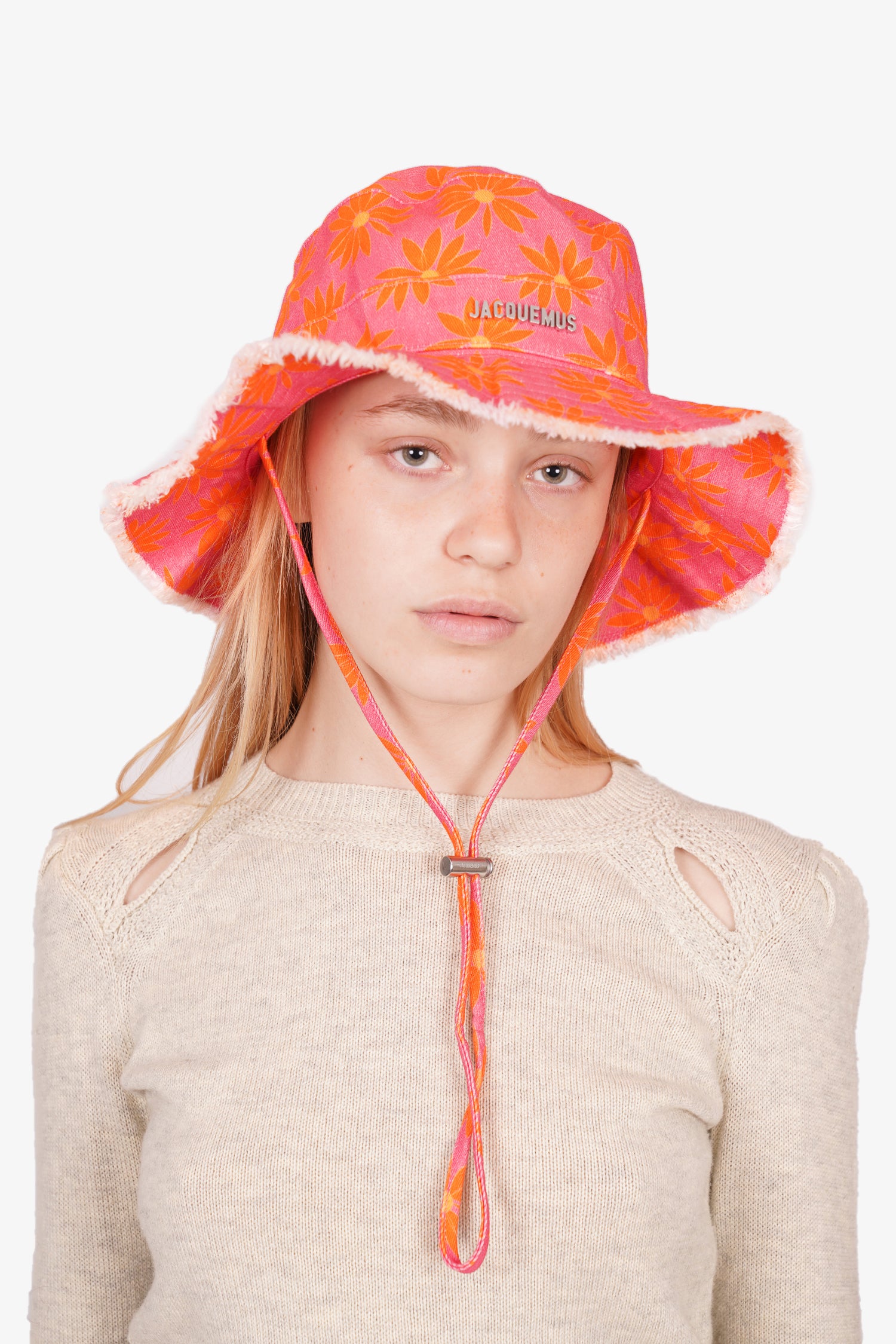 Jacquemus Vibrant Floral Bucket Hat Jacquemus launches all pink holiday 2020 collection - nss G-Club main image 2