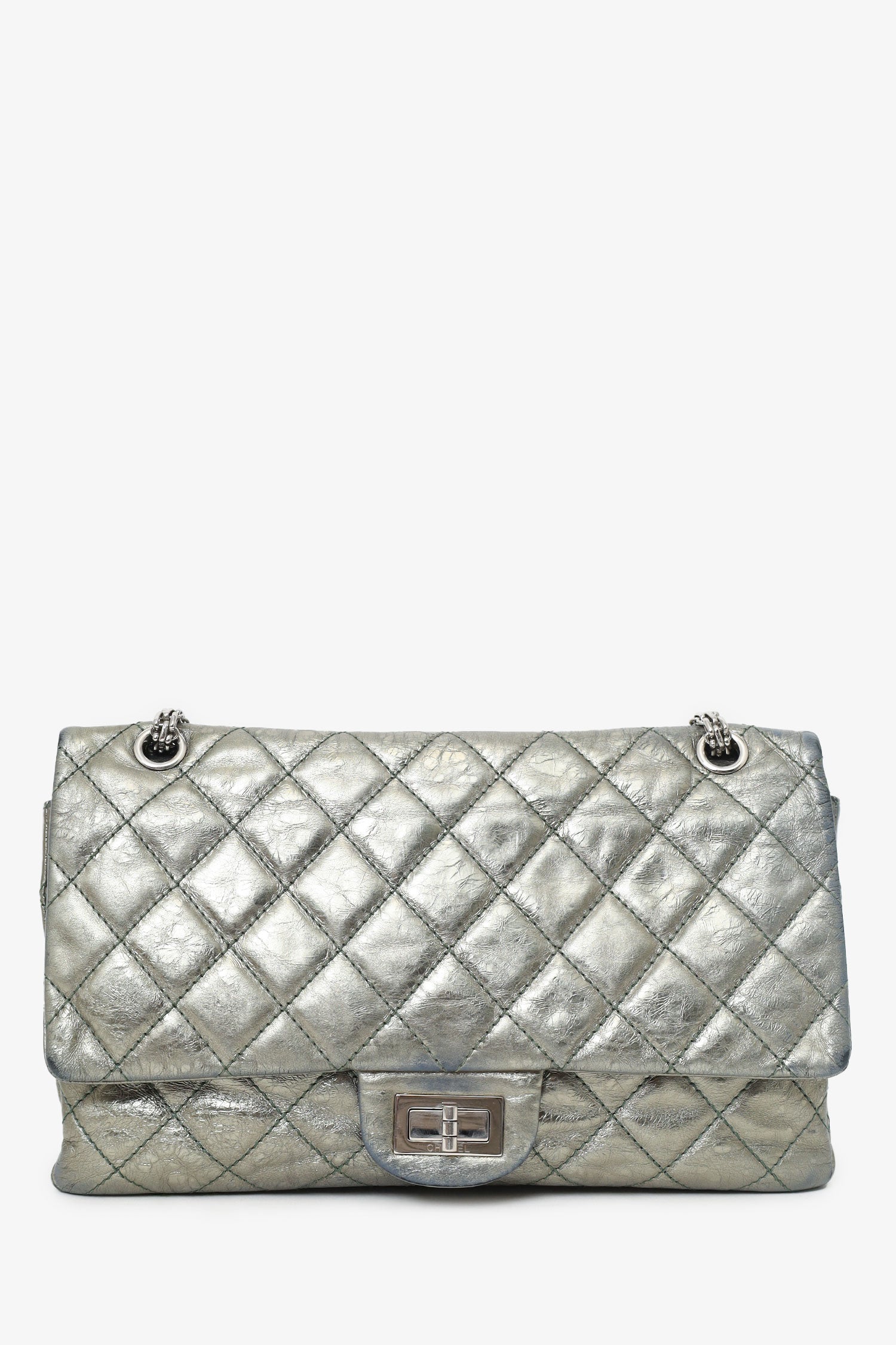 茶*様 Chanel Silver ヴィンテージバッグ Pre-Loved Chanel™ Silver Metallic Reissue 226 Double Flap Bag