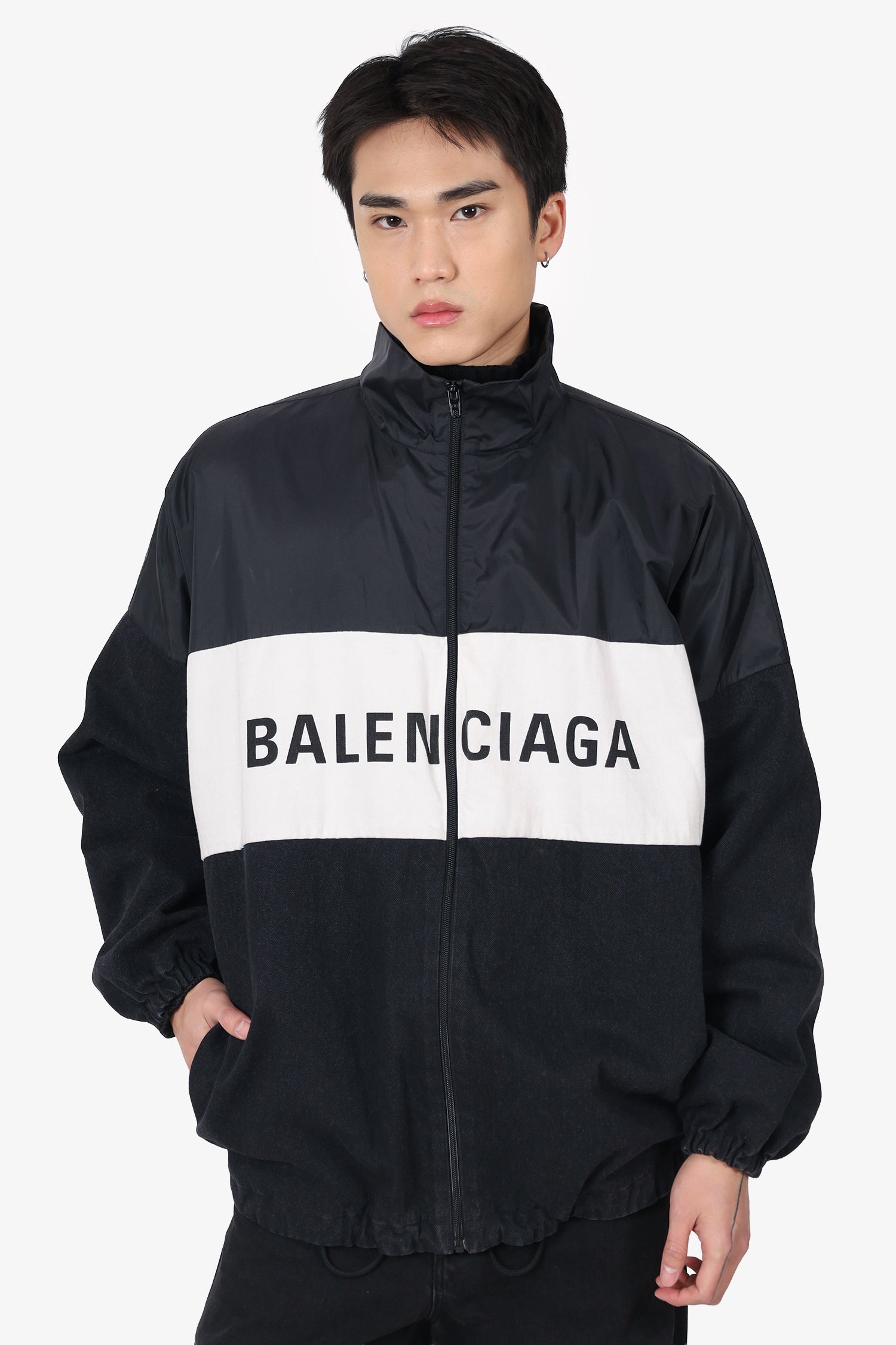 BALENCIAGA ナイロンジャケット 黒/白　34 Balenciaga Black/White Denim Logo Jacket Size 34 Mens – Mine & Yours