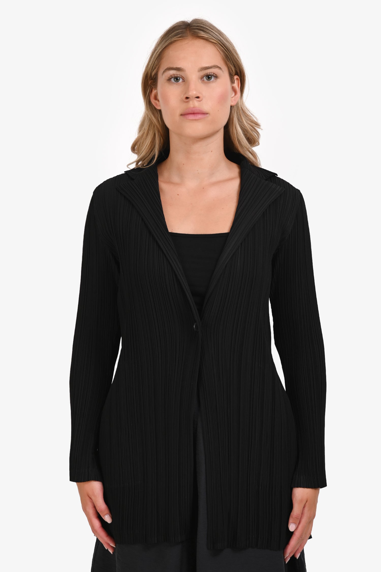 美品　ISSEYMIYAKE　レディース ビッグショルダー 黒ブルゾン Pleats Please Issey Miyake Black Blazer Jacket Size 3 – Mine & Yours
