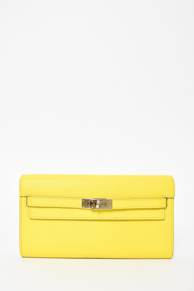 Kelly to go leather crossbody bag Hermès Yellow in Leather - 25308261