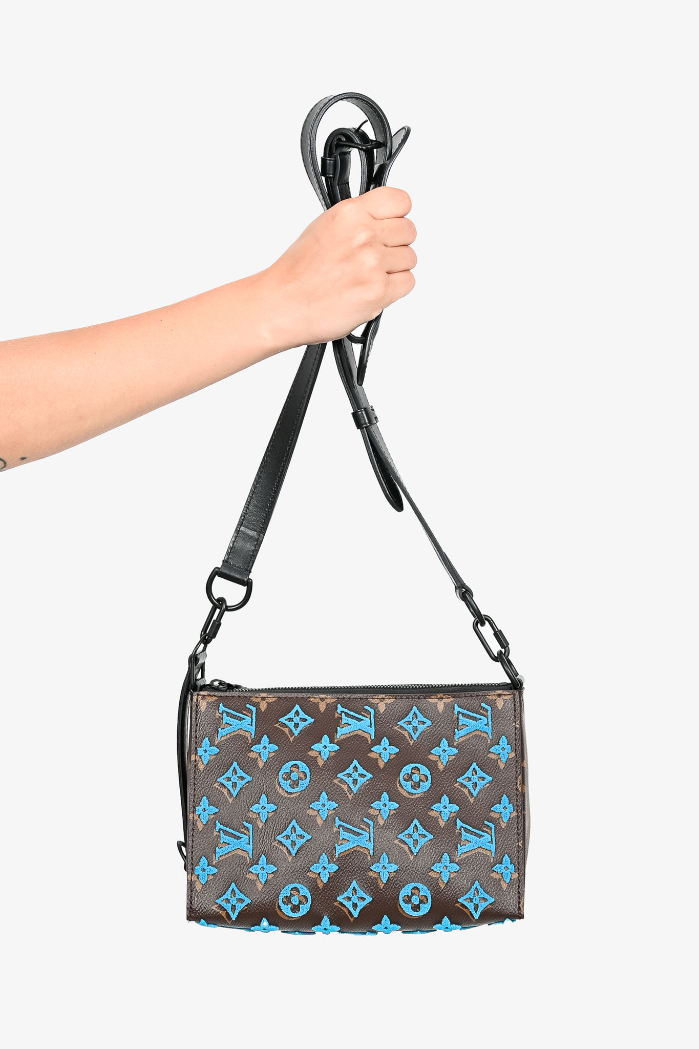 Lv sling 2025 bag 2019