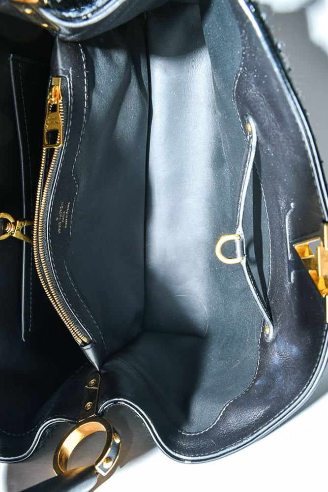 Capucines leather handbag Louis Vuitton Black in Leather - 25672417