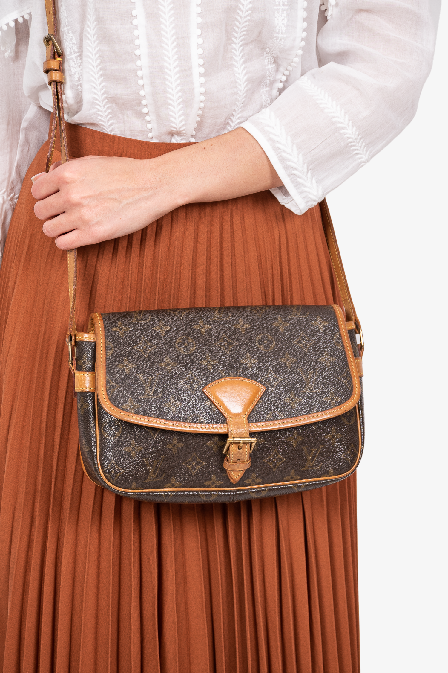 Preloved Louis Vuitton Sologne Monogram Crossbody Bag TH3018 080223 –  KimmieBBags LLC