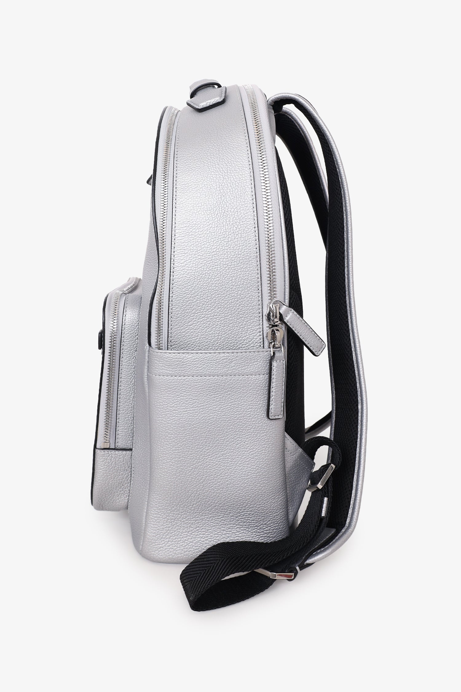 MCM ボディバッグ　シルバー MCM Travia Silver Quilted Crash Calf Leather Shoulder Bag