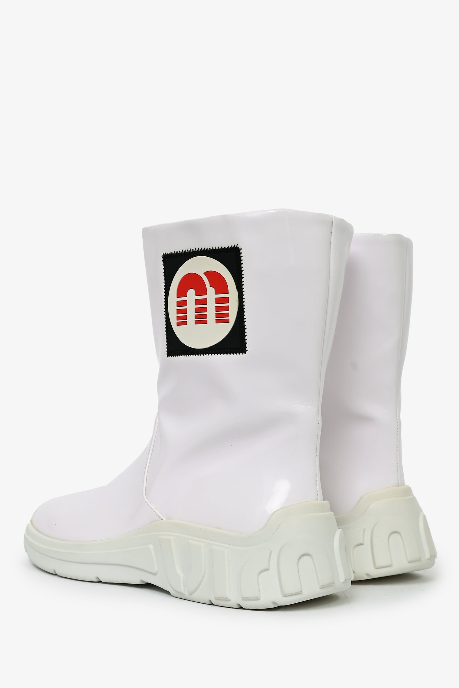 miumiu ホワイト ロゴ付き ショートブーツ miumiu ホワイト ロゴ付き ショートブーツ 楽天市場】【ミュウミュウ