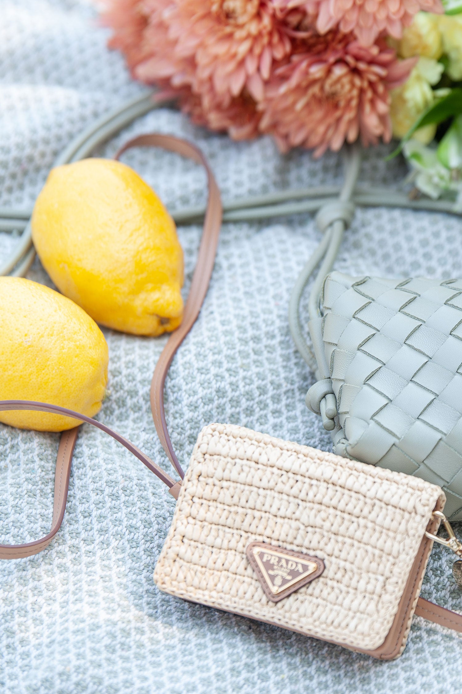 PRADA　ストラップ Prada Beige Crochet Cardholder with Crossbody Strap – Mine & Yours