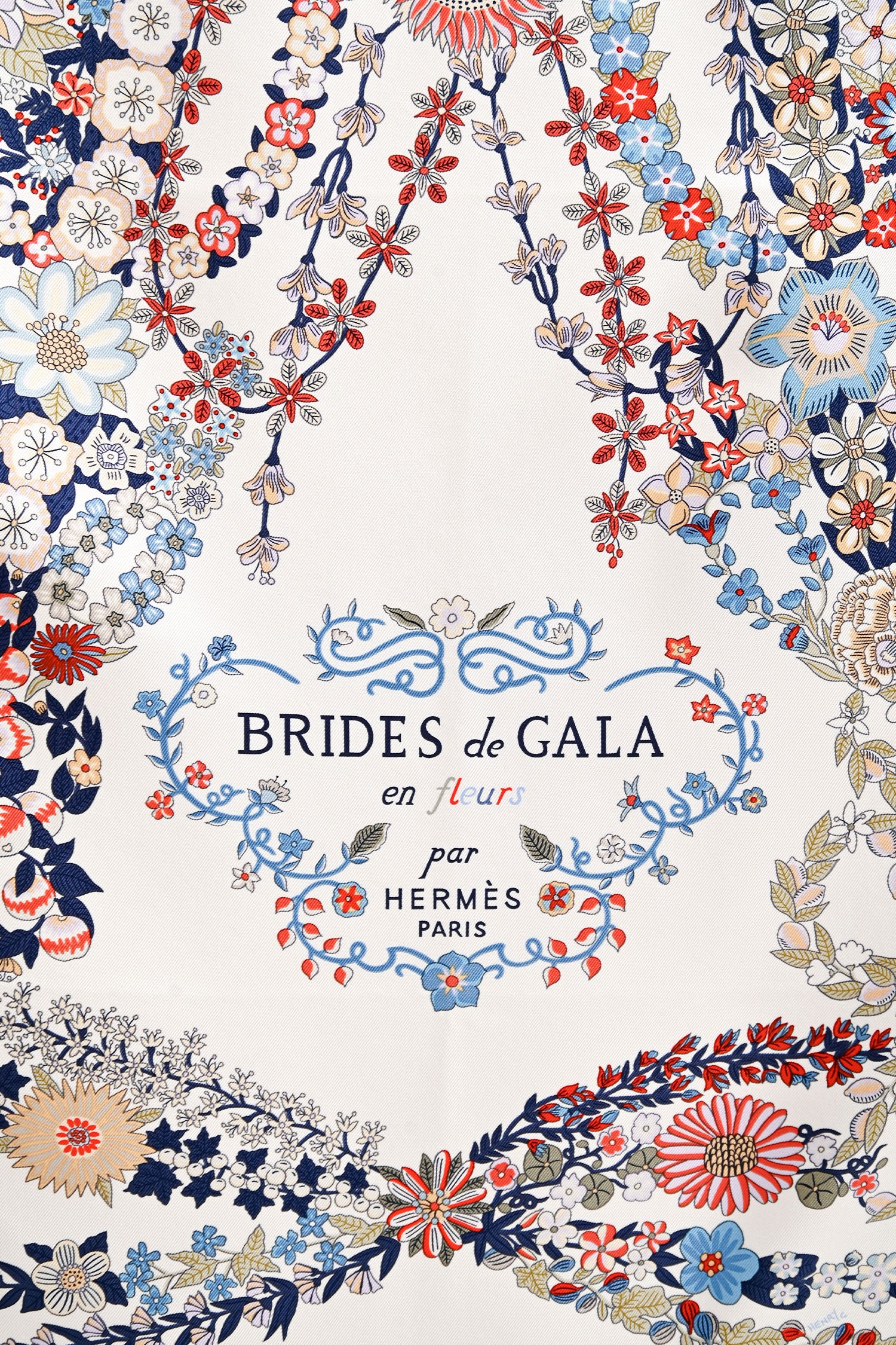 Hermès Beige/White Silk 'Brides des Gala en fleur' Scarf 90 – Mine