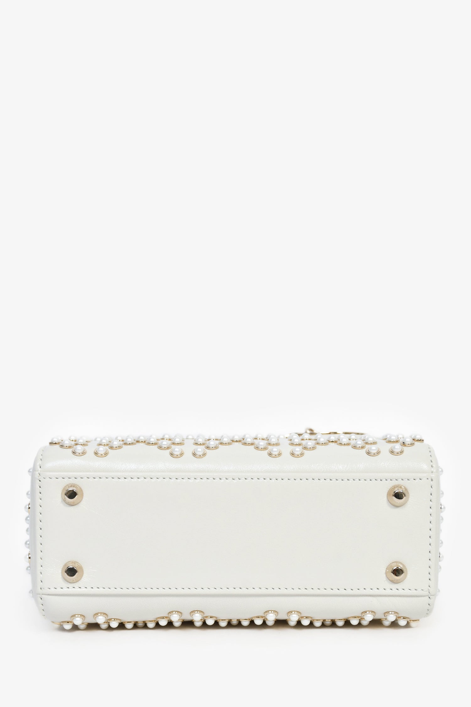 Dior ホワイト Christian Dior 2023 White Leather Pearl Mini Lady Dior – Mine & Yours