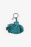 Porte-clés Hermès « Carmen » en cuir bleu canard à franges (vendu en l’état)