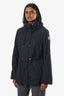 Veste parka courte Moncler bleu marine « Ocre » taille 2