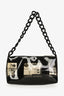 Pochette Chanel « Coco Window » en vinyle noir de 2003, modèle de seconde main avec bandoulière en chaîne acrylique