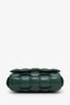 Sac Cassette rembourré en cuir vert avec chaîne Bottega Veneta