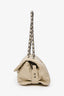 Sac à rabat Chanel™ d’occasion 2009 2010 en cuir crème matelassé froissé
