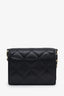 Porte-cartes mini Chanel 2021 en cuir d’agneau matelassé noir avec perles CC et chaîne