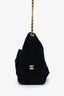Petit sac hobo Chanel 25 en daim noir